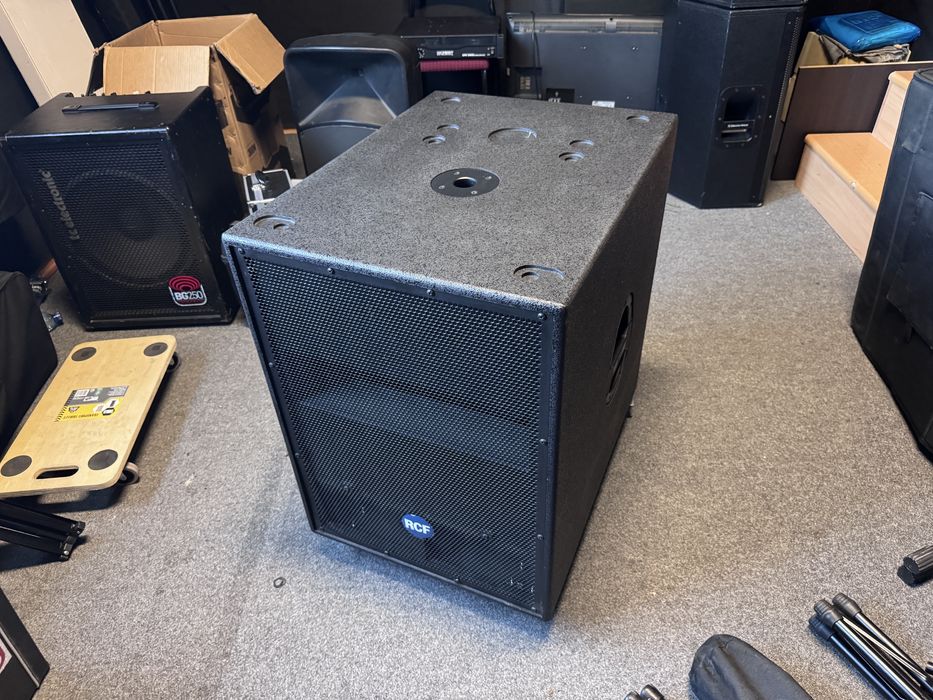 RCF 8002-AS – aktywny subwoofer, 800 W RMS, 18”