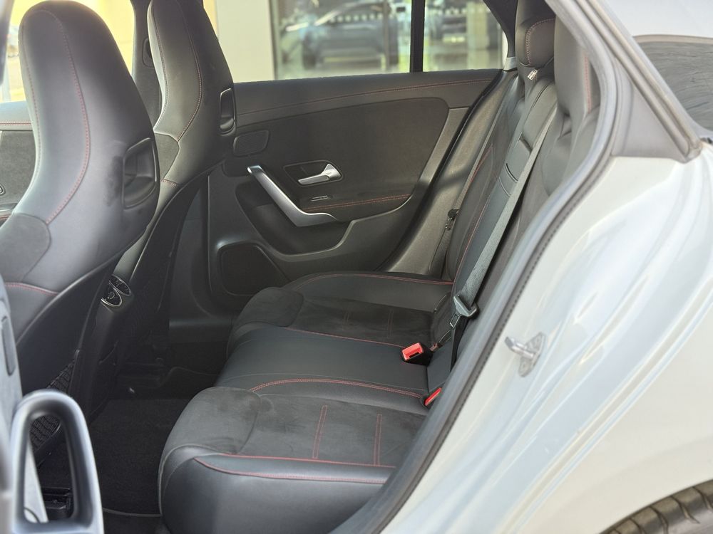 Mercedes Benz CLA 200 d 8G-DCT AMG Line.