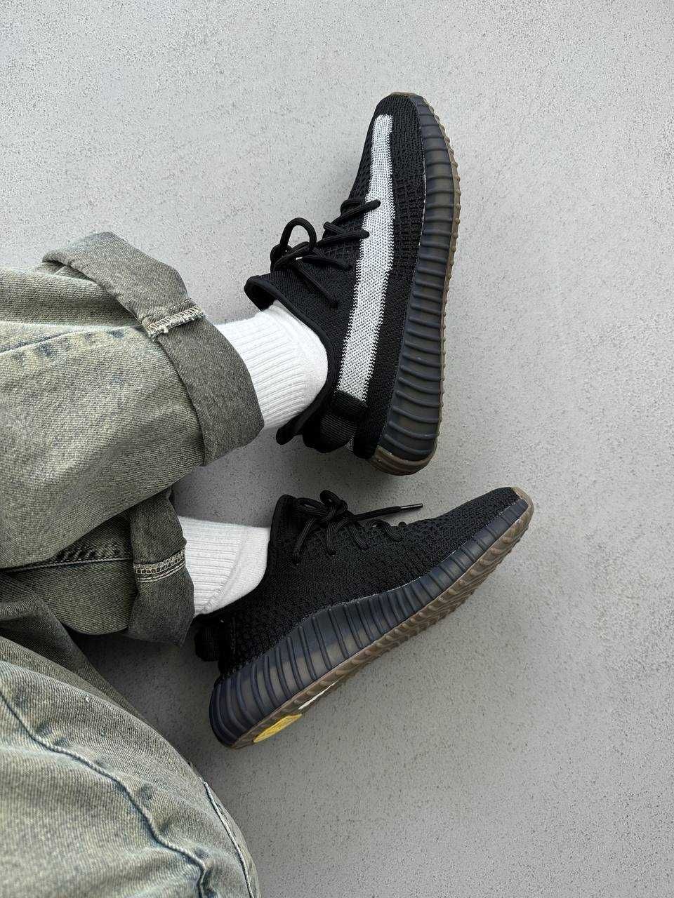 Мужские кроссовки Adidas Yeezy 350 v2 Black Brown White&Line. 40-45