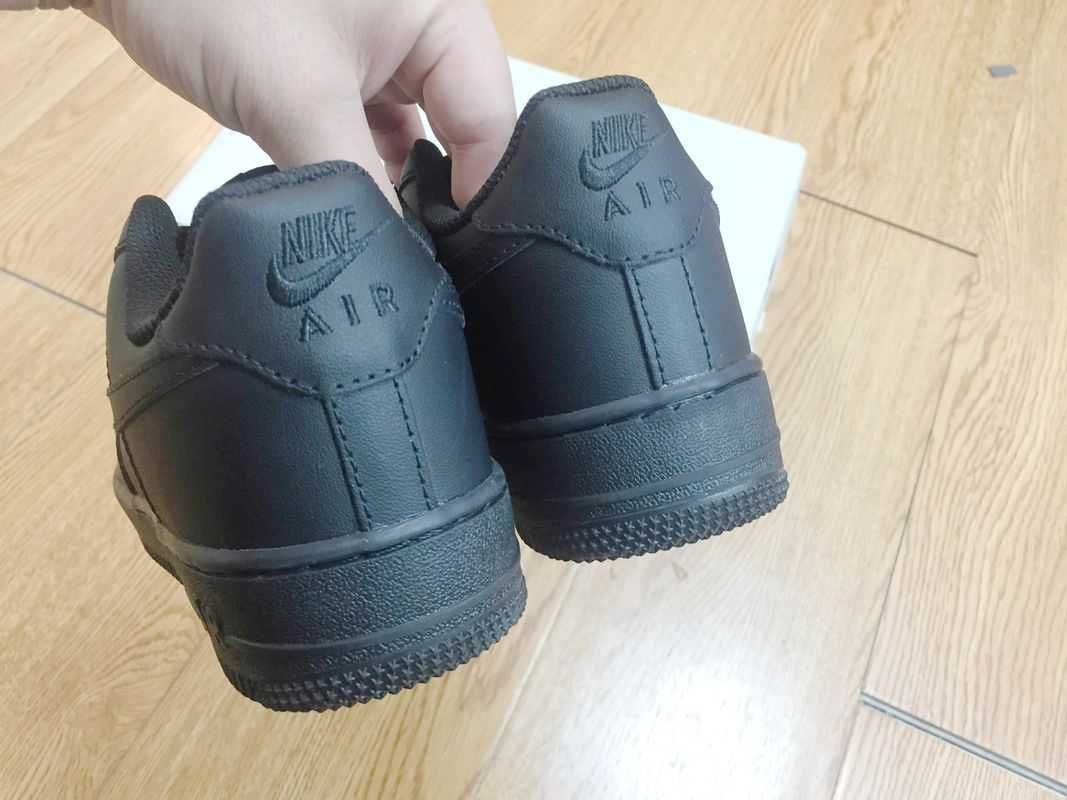 ButyDamskieTrampki NikeNoweAF1 CzarnyR.40