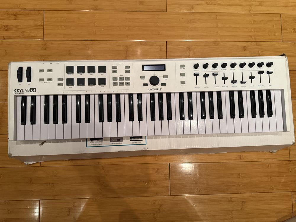 Midi клавіатура Arturia keylab essential 61 піаніно