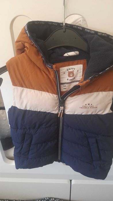 Colete meniño praticamente novo ate 24M