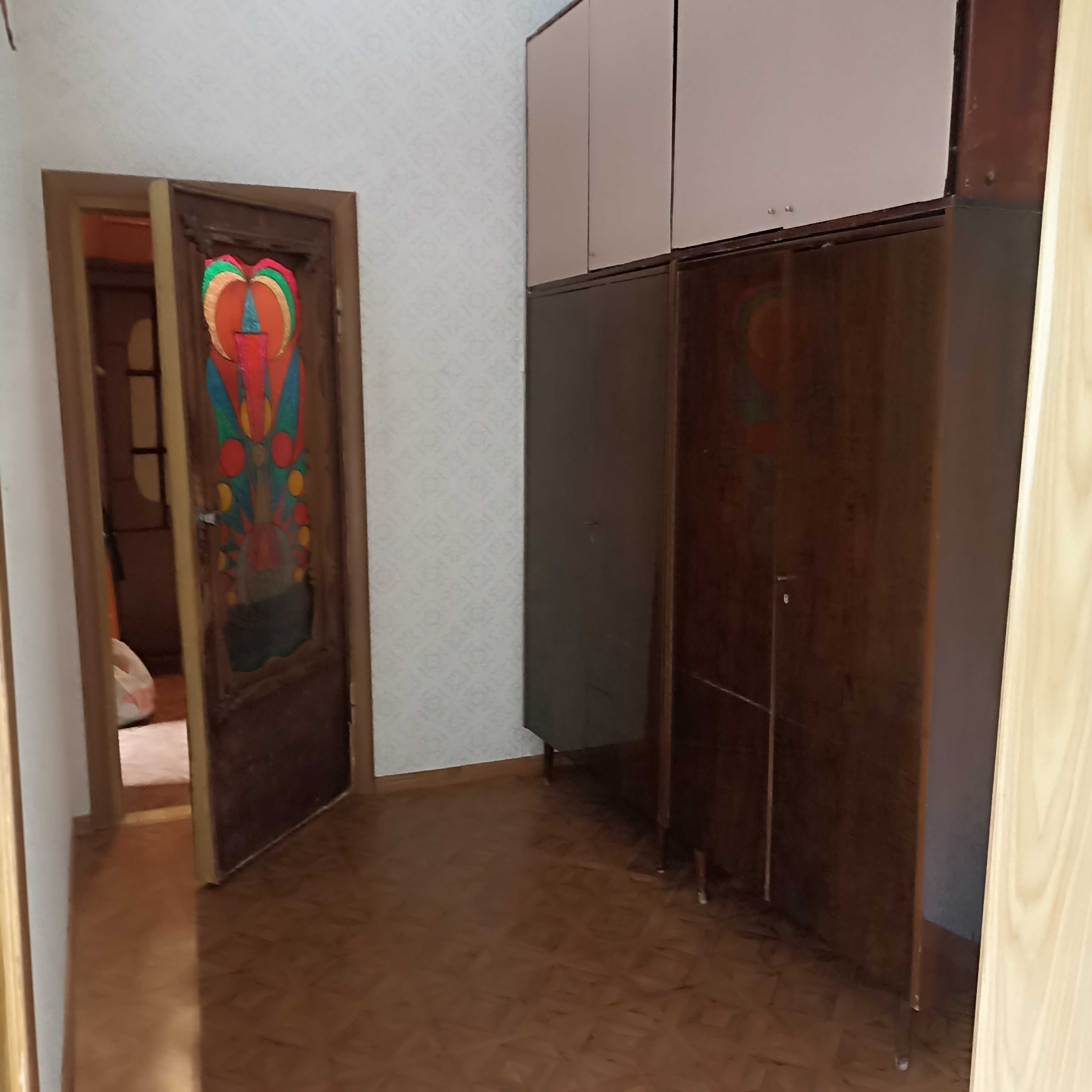 Продаю 2-х ком.квартиру на Адмиральской