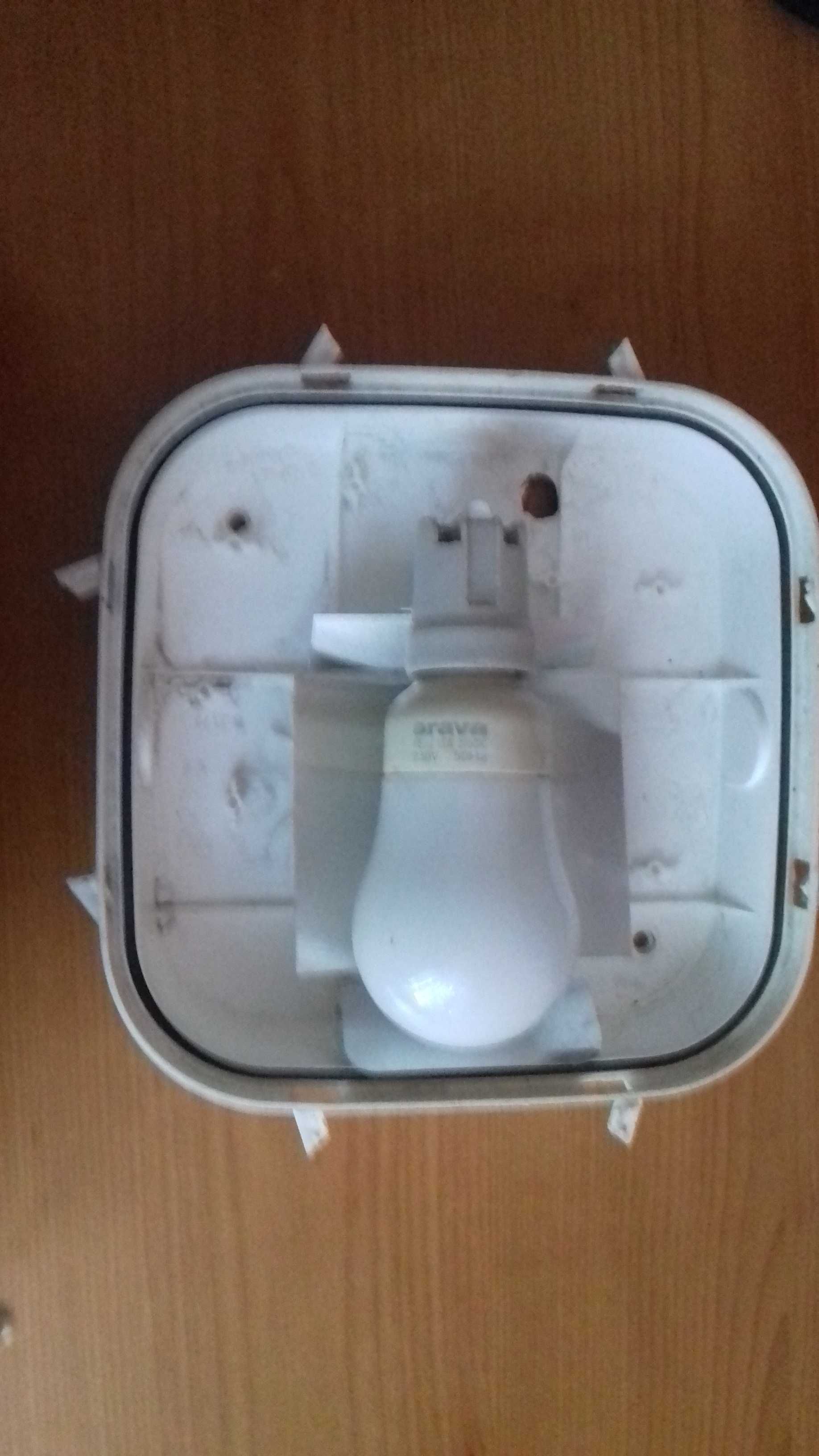 Lampa oświetleniowa zew lub wew. 230W