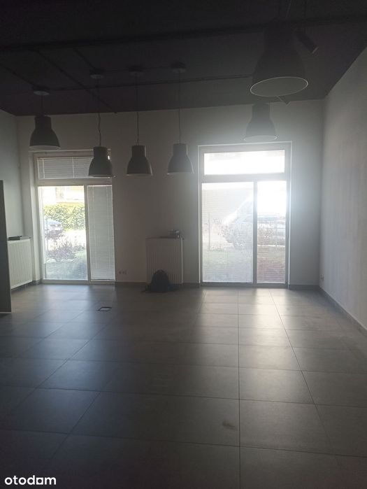 Spokojny cichy lokal usługowy Warszawa Rembertów w pasażu 55 m gotowy