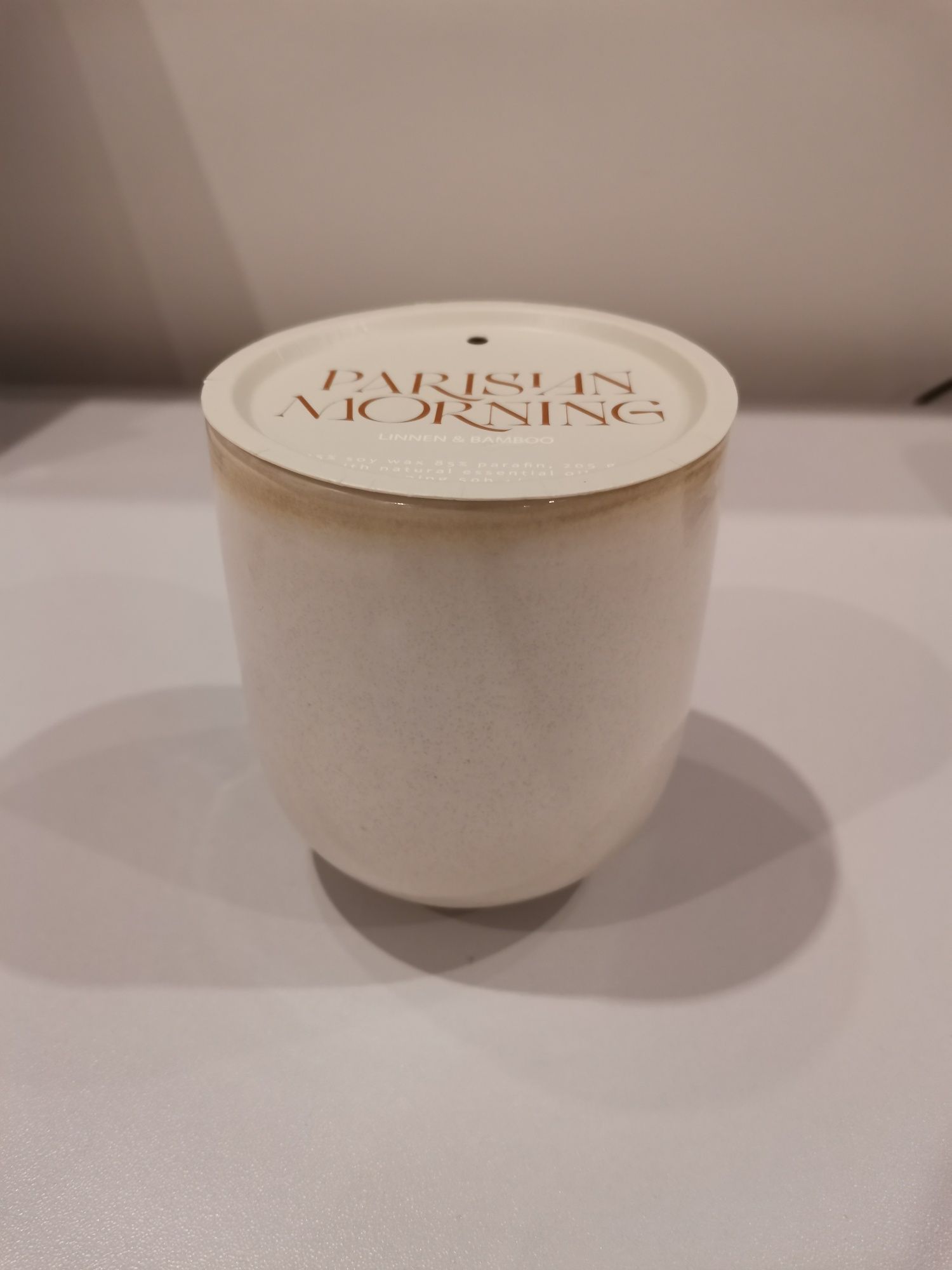 Świeczki świece zapachowe w ceramice.