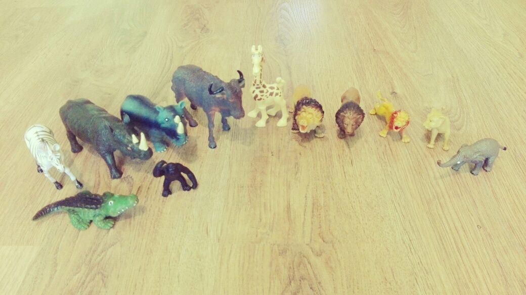 Zwierzęta z Afryki figurki zwierząt afrykańskich  12 szt.