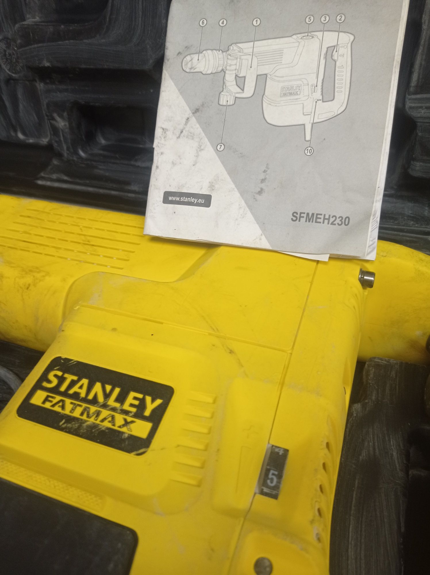 Відбійний молоток Stanley Fatmax sfmex230