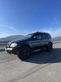 Mercedes ML 430 V8  off road