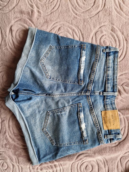 Dżinsowe krótkie spodenki