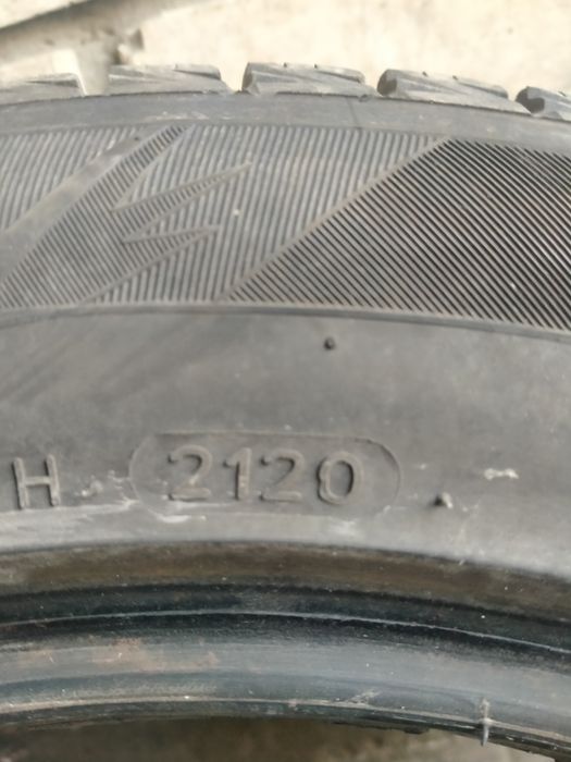 Продам зимові покришки б/у (комплект) 16r 205/55 T94