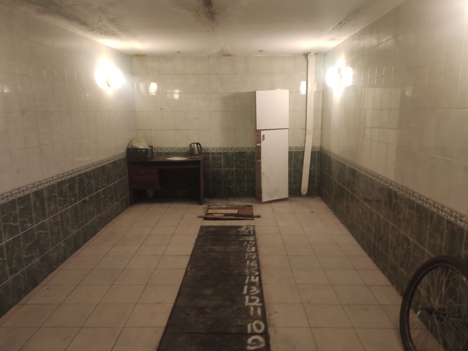 Здаю 2  гаражі під склад !