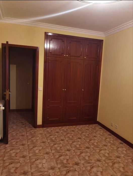 Alugar apartamento em arrifana
