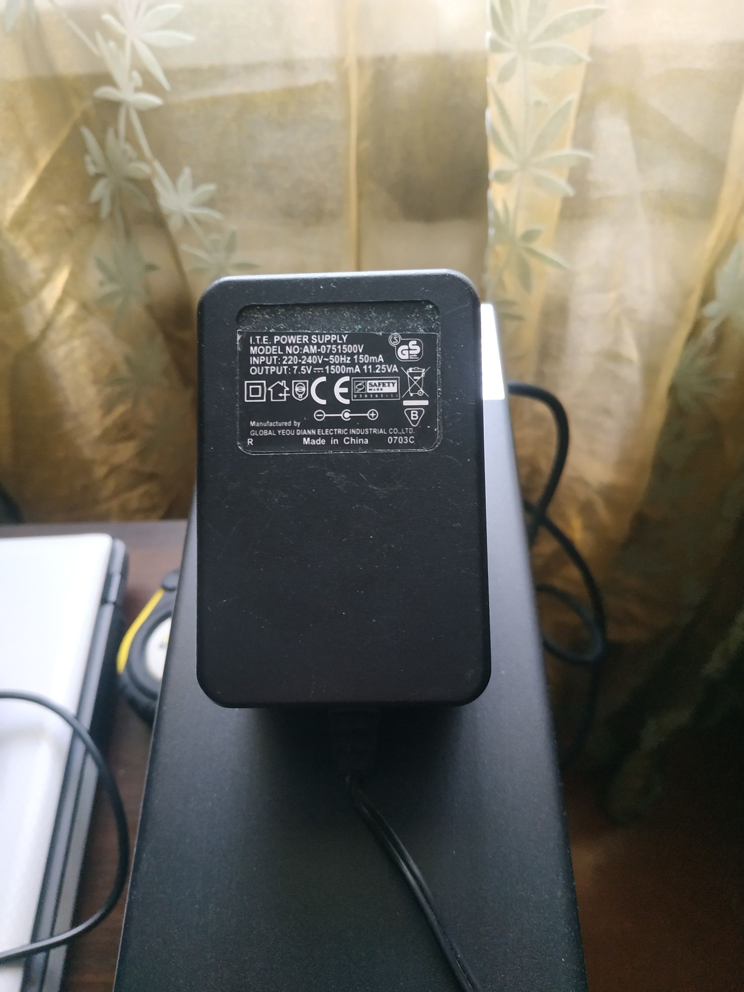 Продам блок питания D-Link am-0751500v 7, 5v/1500ma