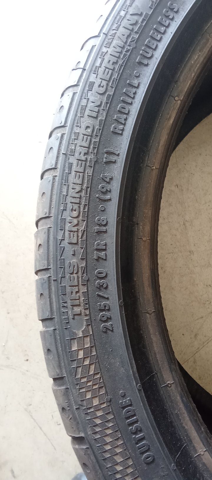 Pneus 295/30/18 continental