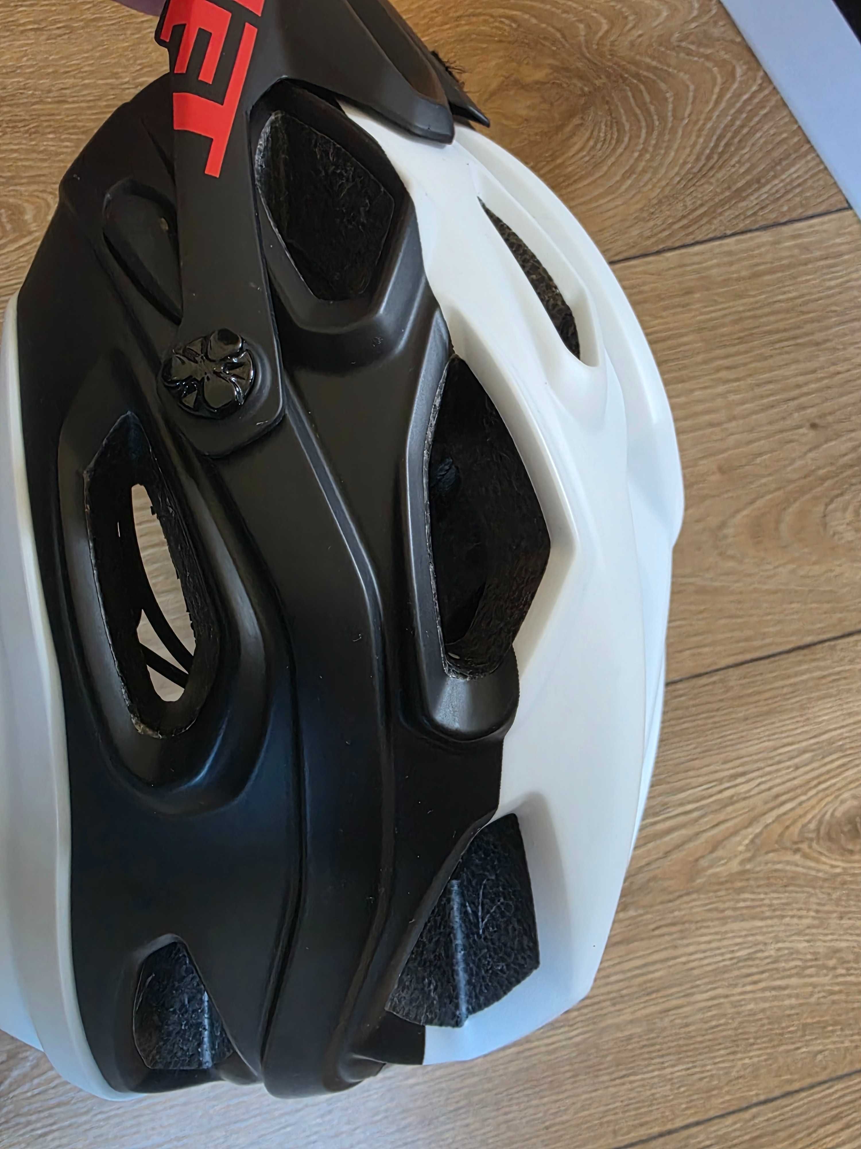 Kask rowerowy MTB MET Lupo L 59/62 cm lampka MET