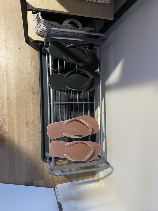 Sapateira cinza nova