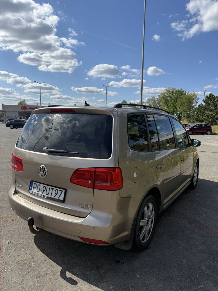VW Touran 2.0 TDI 140 km DSG hak