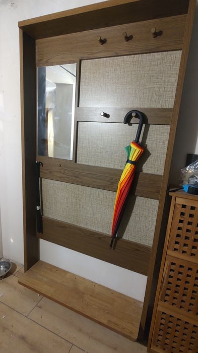 Wieszak ścienny do przedpokoju