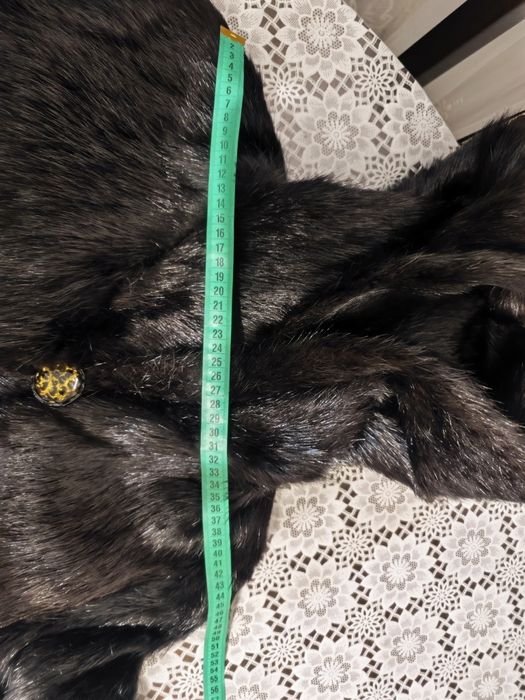 Полушубок з нутріїї з капюшоном