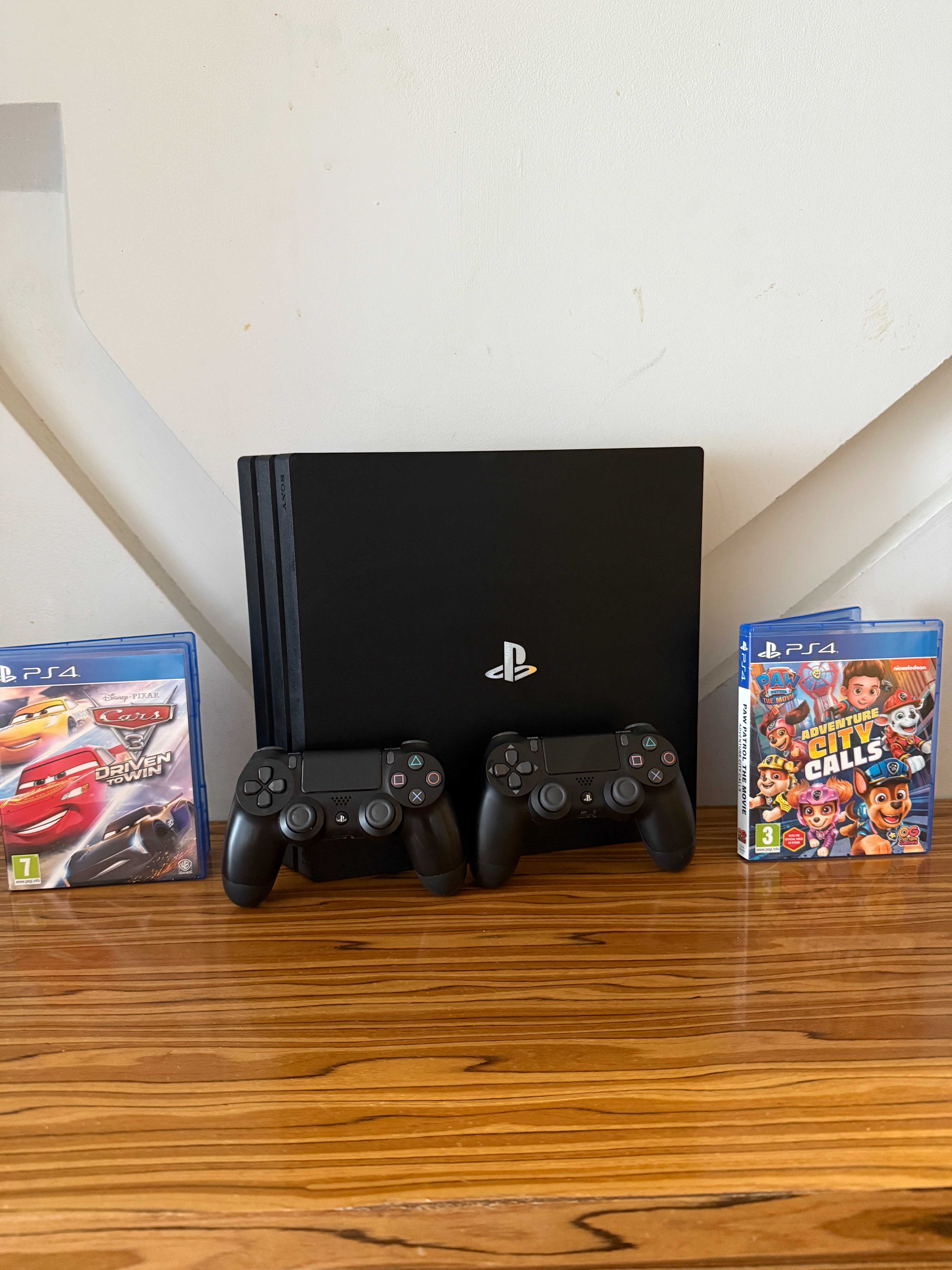 [PS4] Konsola PlayStation 4 Pro 1TB + 2 Pady + 2 Gry