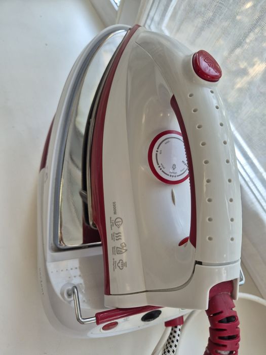 Праска з парогенератором ELECTROLUX EDBS 2300