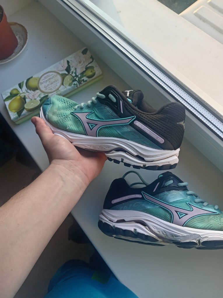 Кроссовки Mizuno WAVE INSPIRE размер  40,5