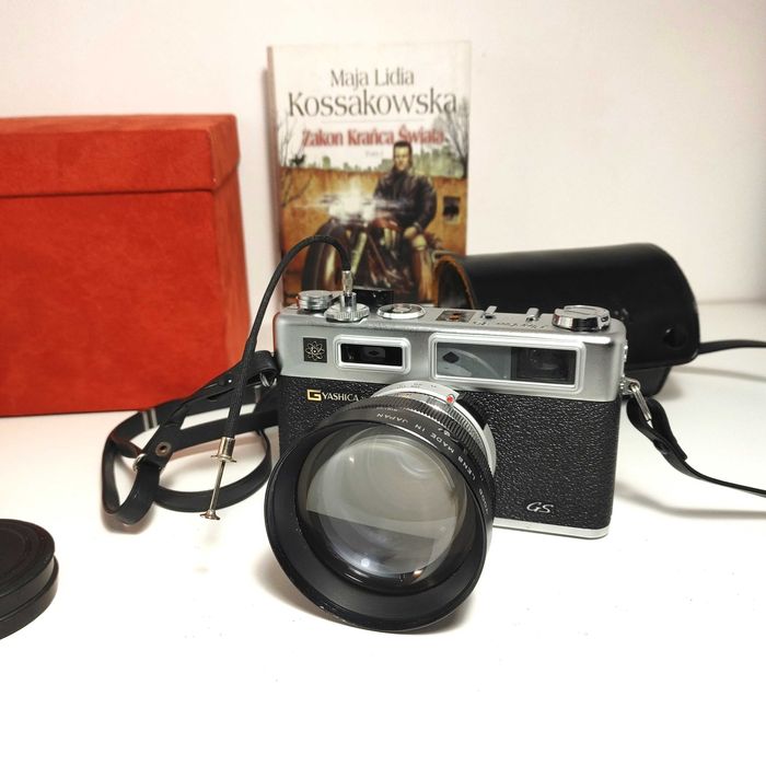 KOLEKCJONERSKA Yashica Electro 35 GS z dwoma converterami i wężykiem