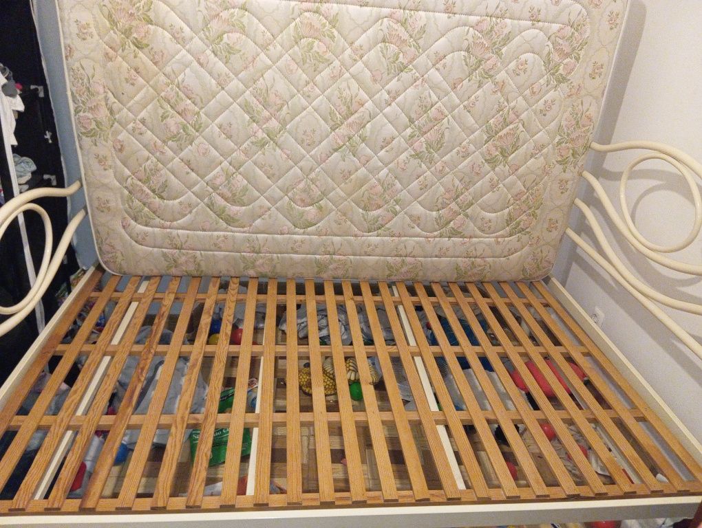 Cama solteiro king com colchão usada