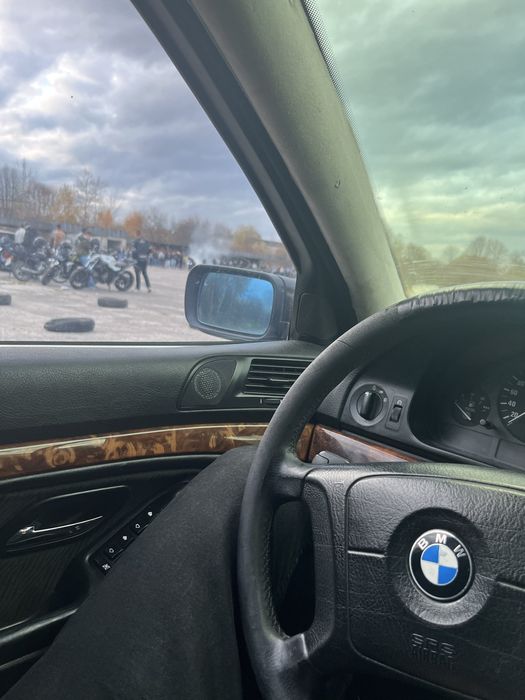 Бмв е39 2,5мотор