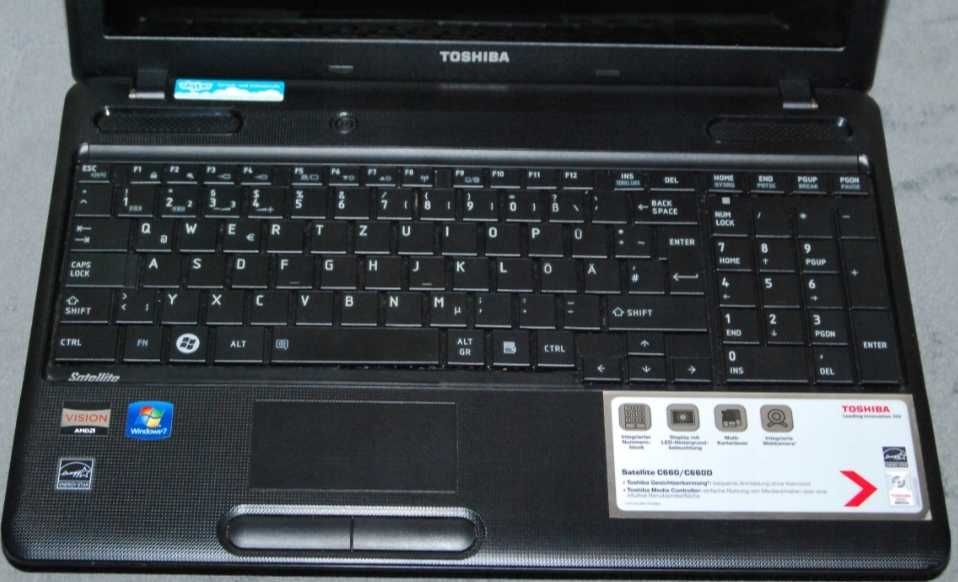 Laptop Toshiba 15,6 " kamerka4/320gb/WiFi/DVD/SD/Zasilacz