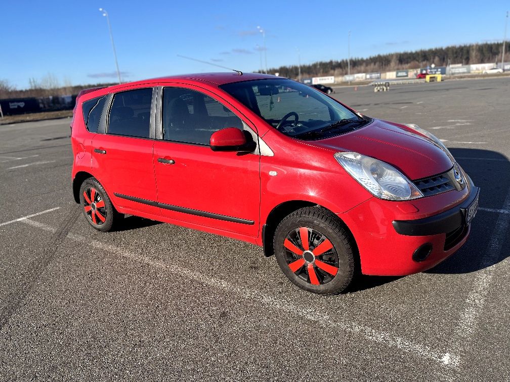 Nissan Note 1.6 автомат