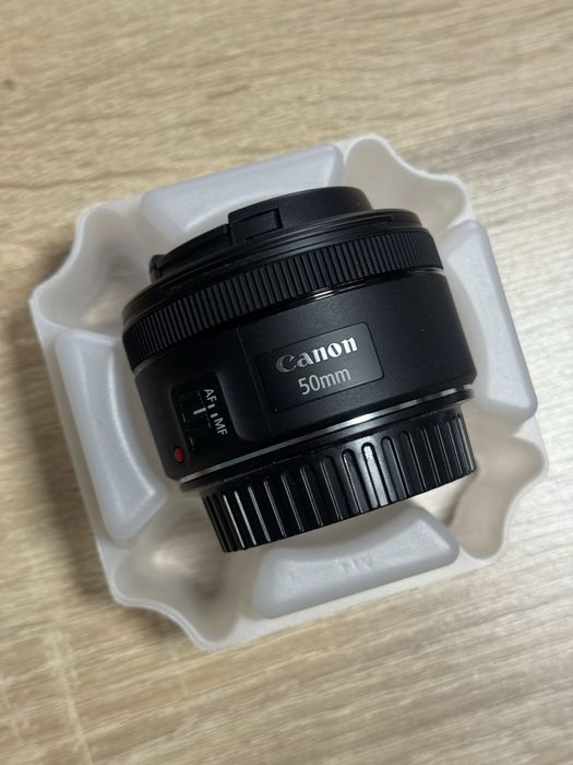 Canon EF 50 mm f/1.8 STM