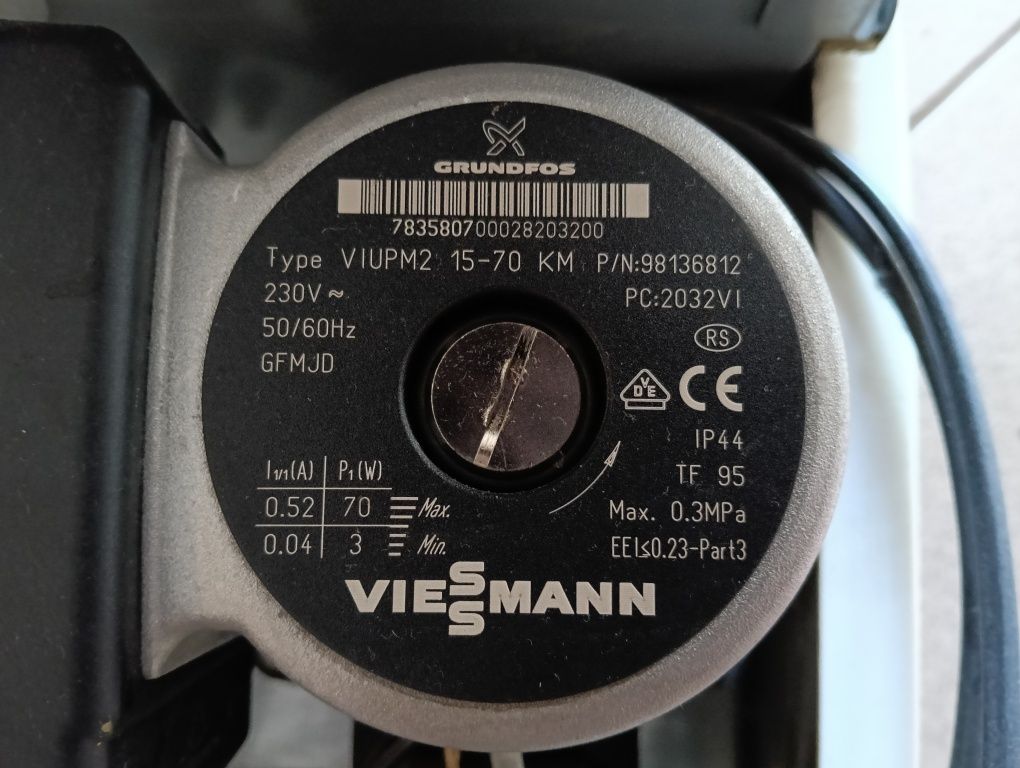 Pompa obiegowa Grundfos VIESSMANN i inne części.