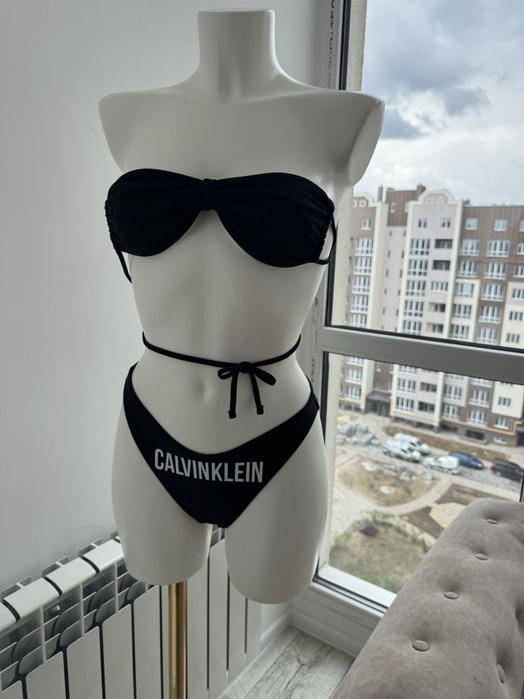 Купальник Calvin Klein. Розміри с и л хл. В наявності. Є олх