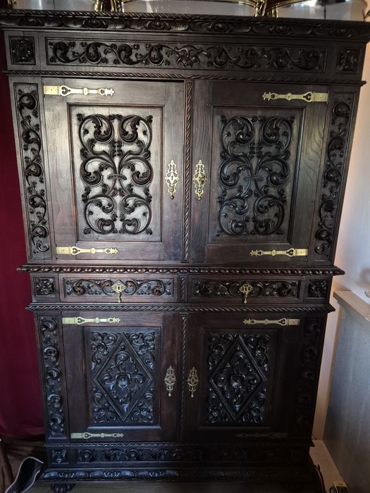 Louceiro antigo em madeira maciça entalhada – estilo renascentista, co