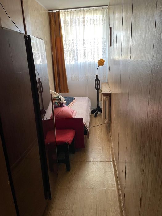 Mieszkanie dwupokojwe z dodatkowym korytarzem do remontu.