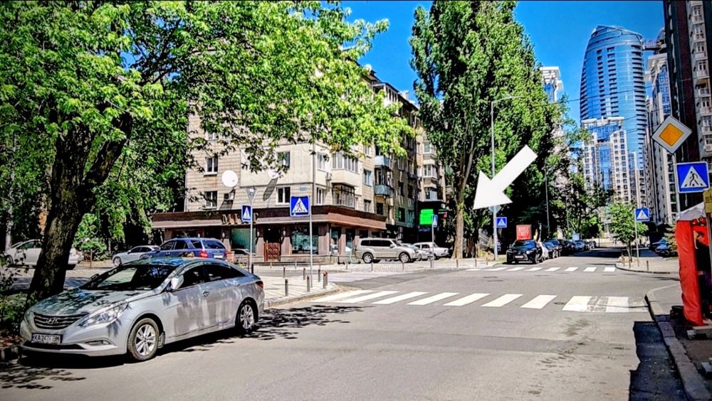 Тютюнныка 49. Бульвар Фонтанов. Фасадный магазин под любой бизнес.