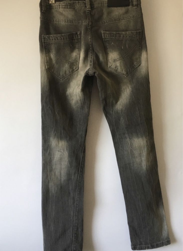 Szare spodnie jeansowe z łatami Y.F.K [152]