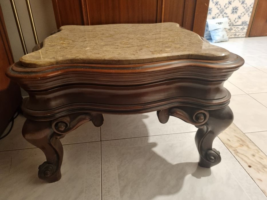 Vende se mesa de apoio de sala