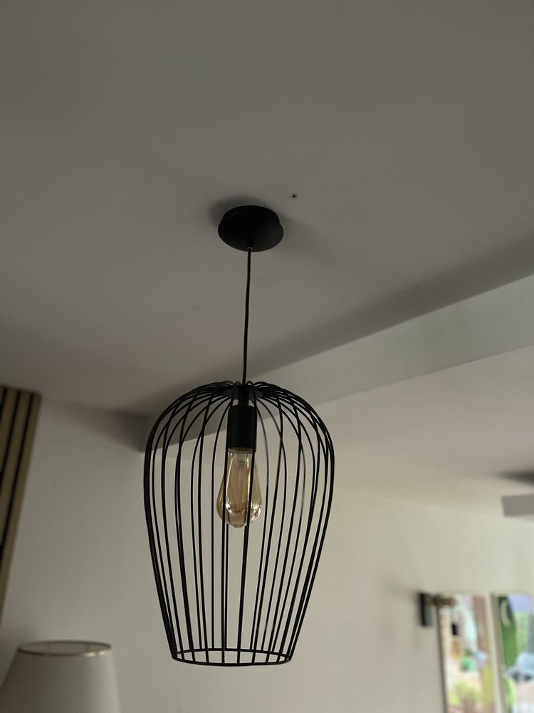 Sprzedam lampę sufitową klosz ażurowy czarny wraz z żarówką