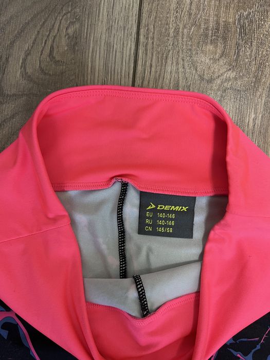 Продам костюм для тренировок Demix для девочки, шорты в подарок