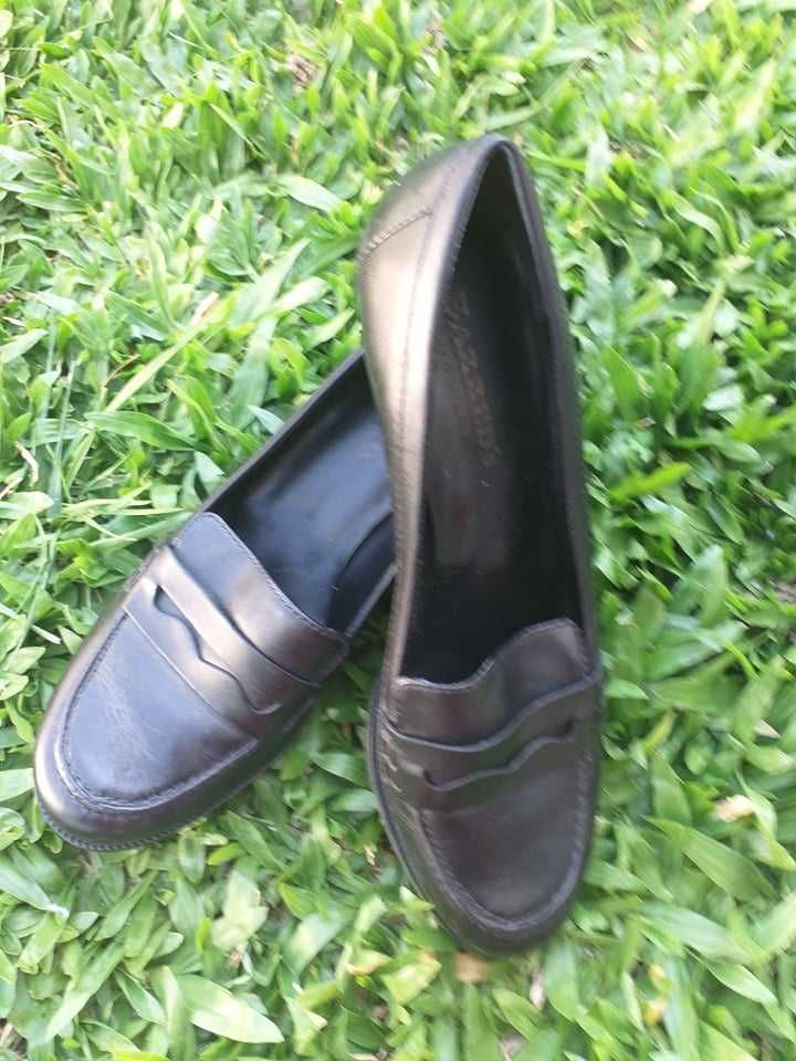 Vendo Sapatos 38 pretos pele Senhora "Aerosoles" - portes grátis
