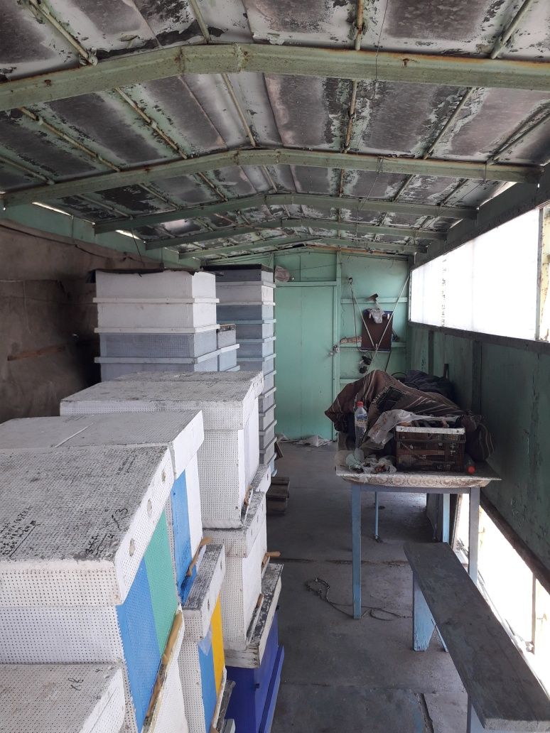 Продається  бджоло-павільйон.Ціна 2000$.