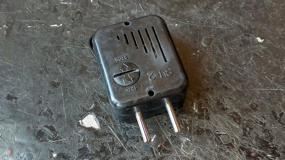 Зарядное устройство ЗУ-2 127/220в для аккумуляторов Д-00,6 СССР