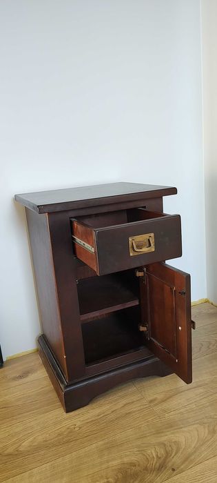 Meble drewniane Oireczko - Komoda i stolik nocny