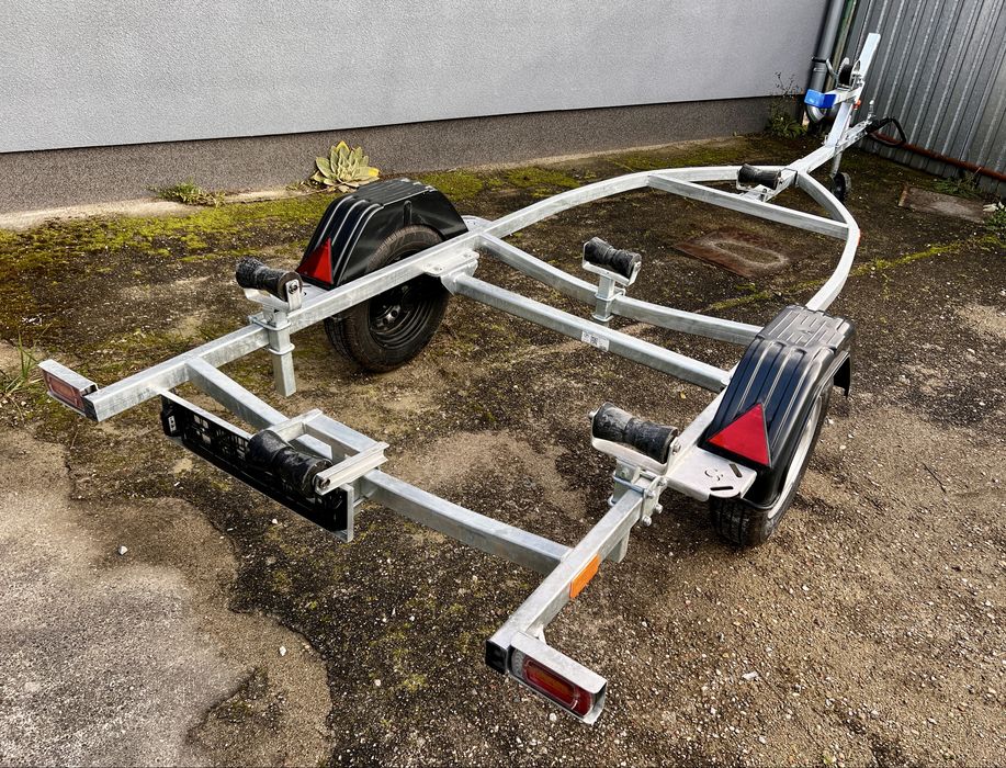 NOWA Przyczepa Podłodziowa Uchylna Ocynk LED Wciągarka