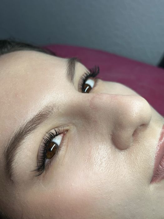 Услуги по наращиванию ресниц Холодная гора