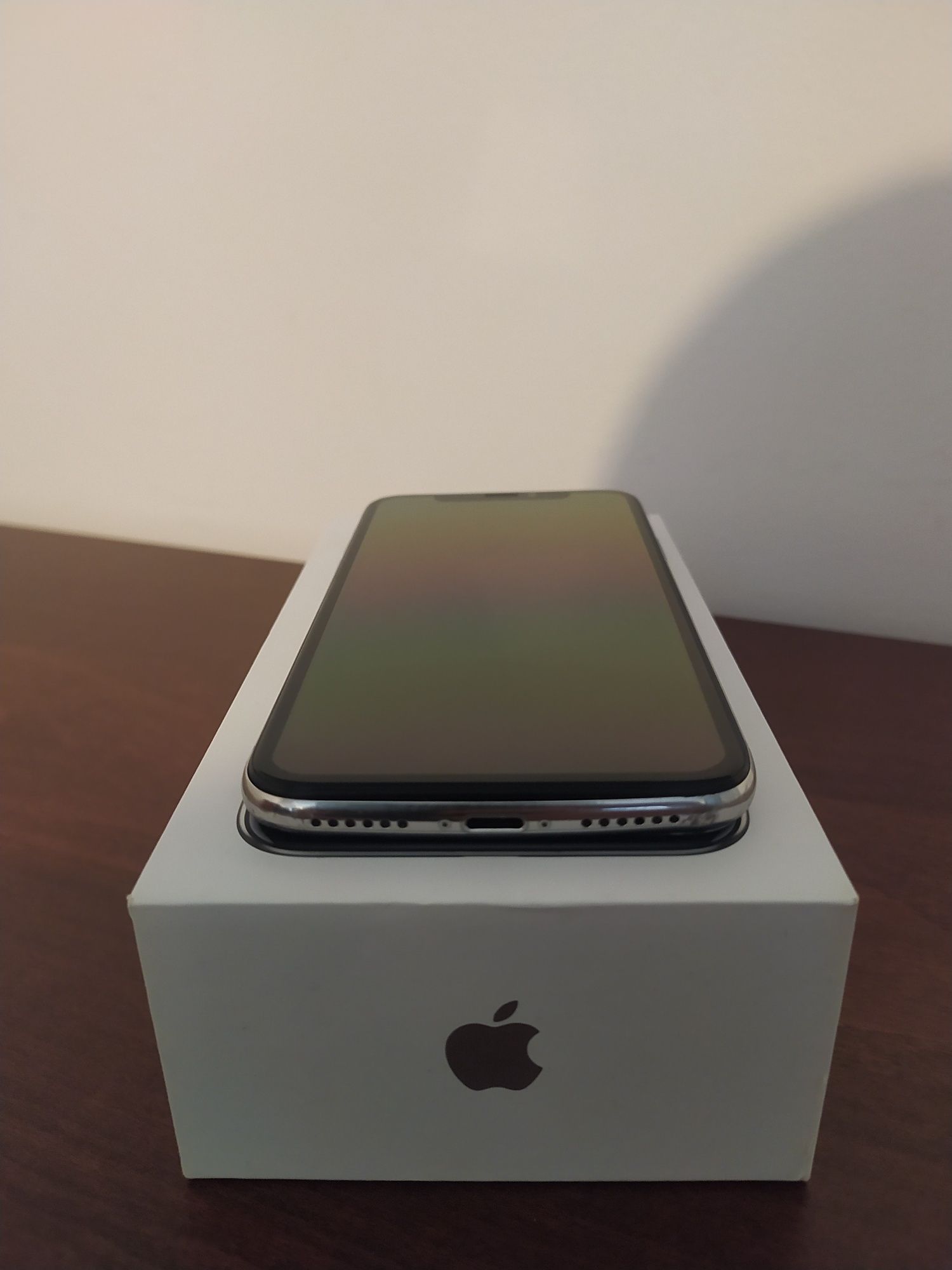 iPhone X 64GB Face ID sprawne ekran bez rys bateria 100% zbity tył