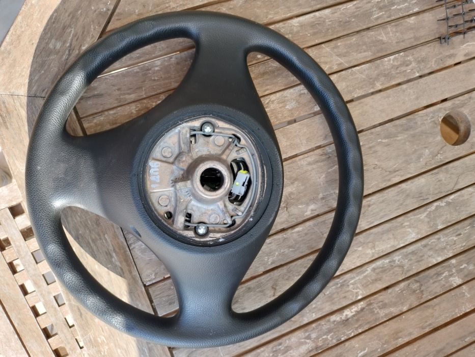 Volante BMW com airbag